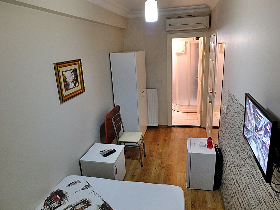 STANDARD SINGLE ROOM